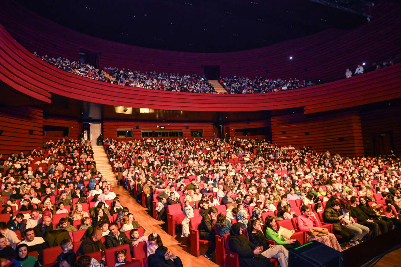 Konya’da eğlence dolu tiyatro gösterisi 6